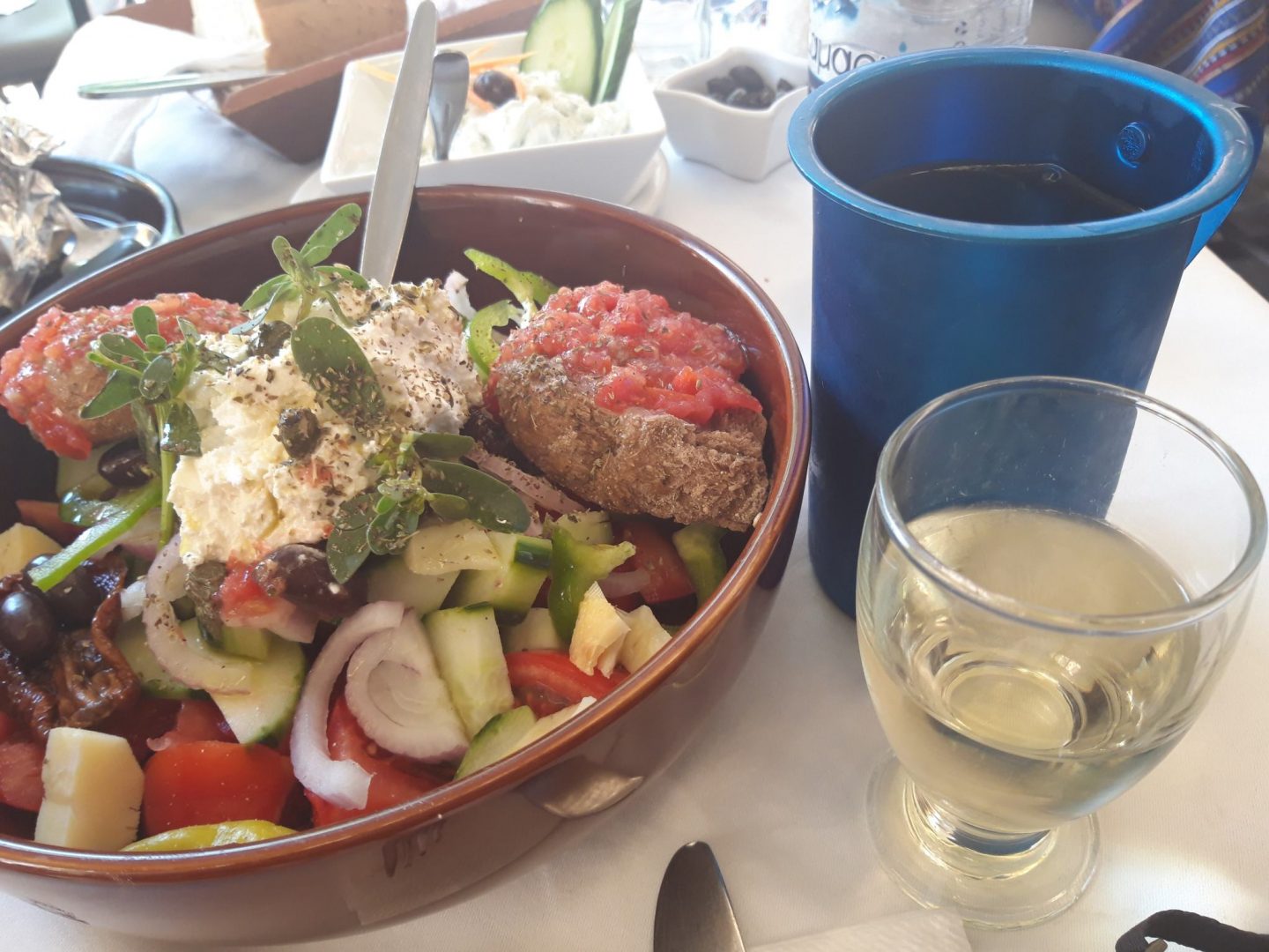 Erfahrung Bewertung Kritik Taverne Moutoupaki Chania Kreta authentischer Salat Foodblog Sternestulle