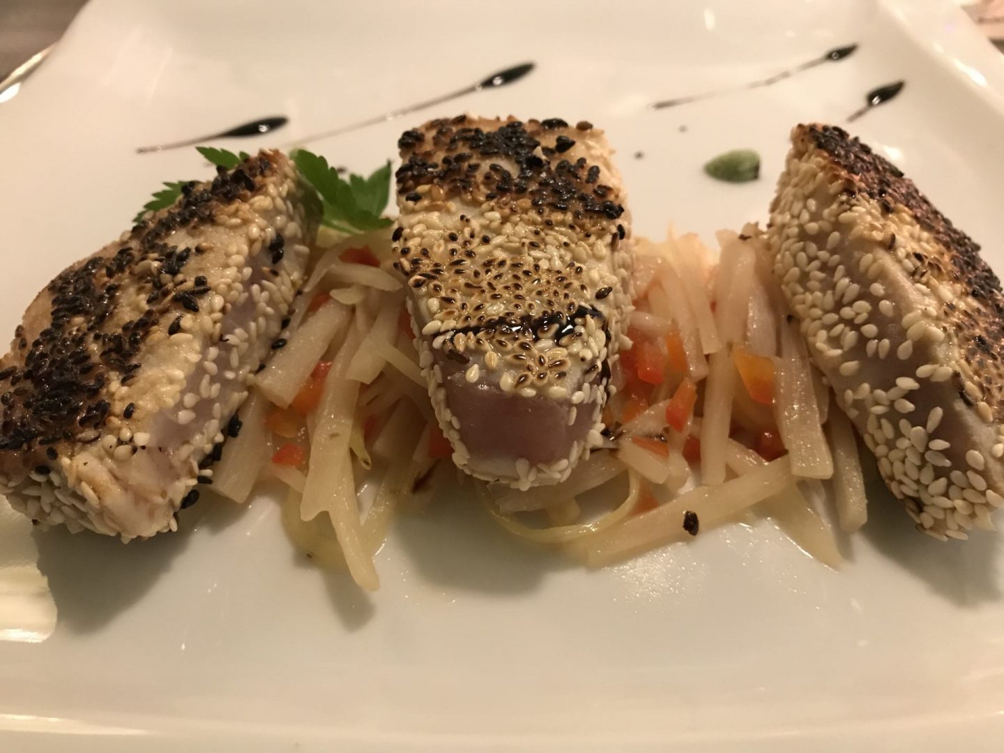 Erfahrung Bewertung Kritik Ollis Restaurant Herne weißer Thunfisch Tunfisch Sesam Staudensellerie Schwarzwurzel Wasabi Foodblog Sternestulle
