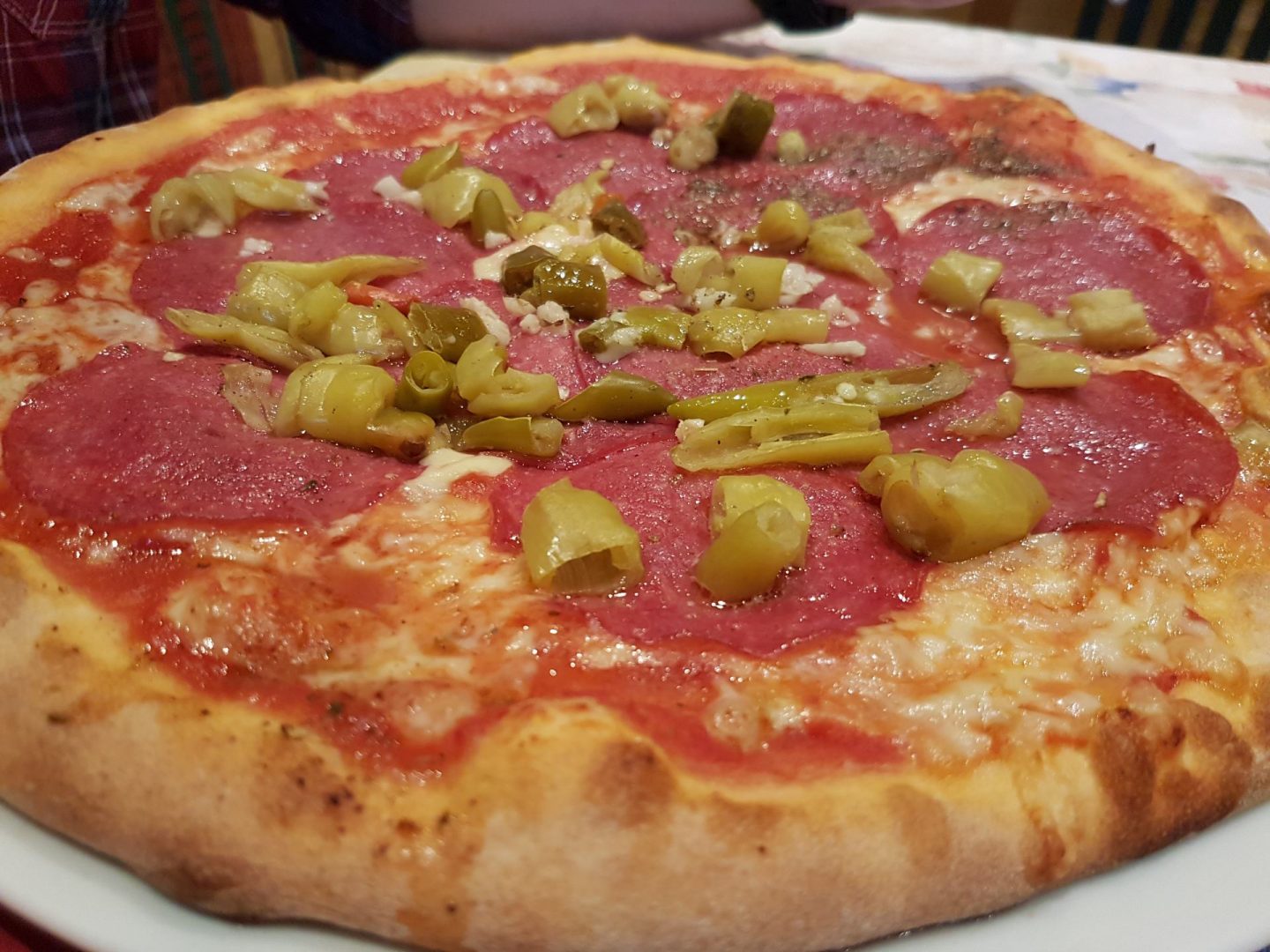 Erfahrung Bewertung Kritik Pizzeria Don Camillo Reith im Alpbachtal Pizza Diavolo Foodblog Sternestulle