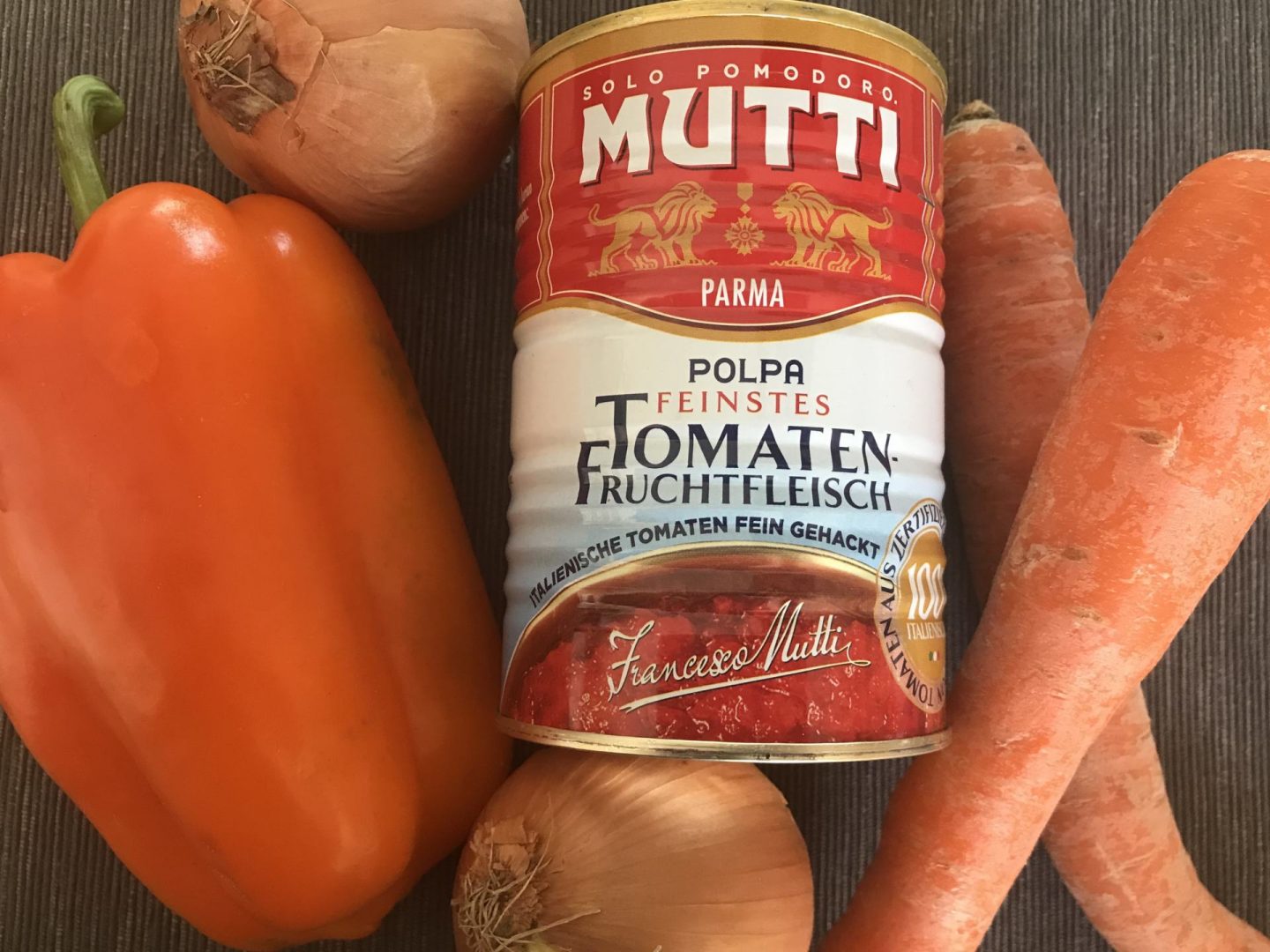 Rezept Rezeptidee Tomatensoßenchallenge Weinbergschlösschen Wirsingrouladen mit Tomaten-Paprika-Soße Foodblog Sternestulle