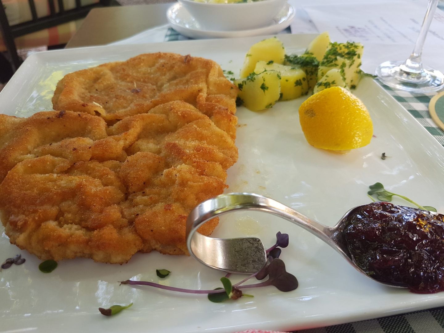 Erfahrung Bewertung Kritik Kirchenwirt Reith im Alpbachtal Wiener Schnitzel Foodblog Sternestulle