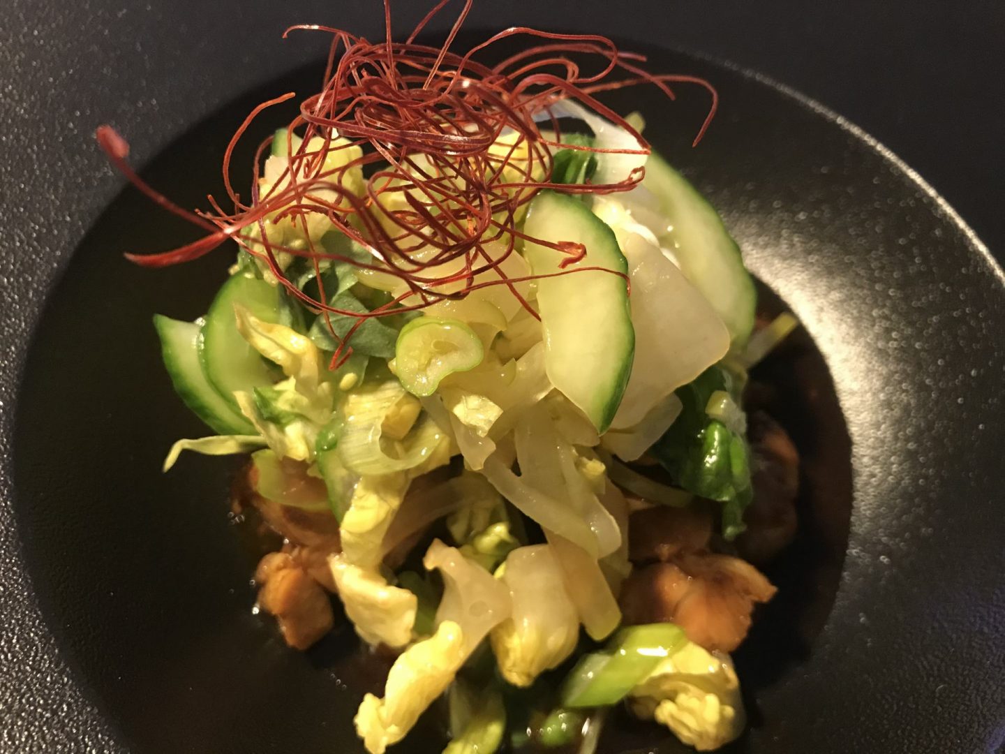 Erfahrung Bewertung Kritik Fu Kin Great by Tim Raue Vorspeise Huhn mit Gurkensalat Foodblog Sternestulle