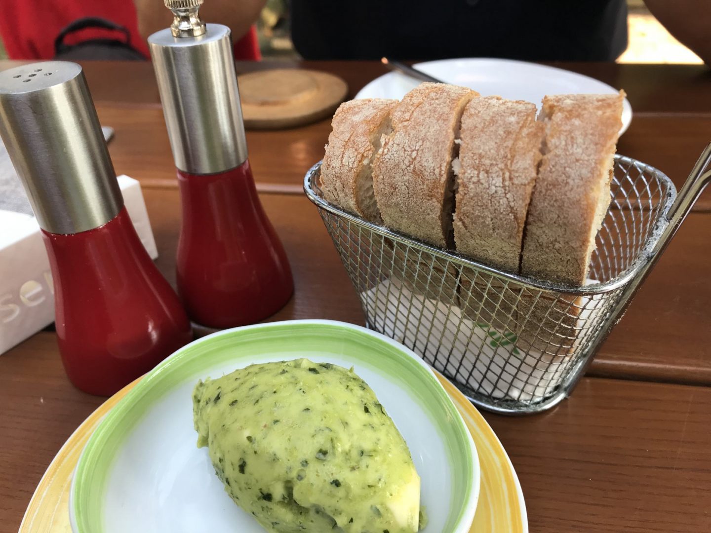 Erfahrung Bewertung Kritik Ollis Restaurant Herne Brot Petersilienbutter Foodblog Sternestulle