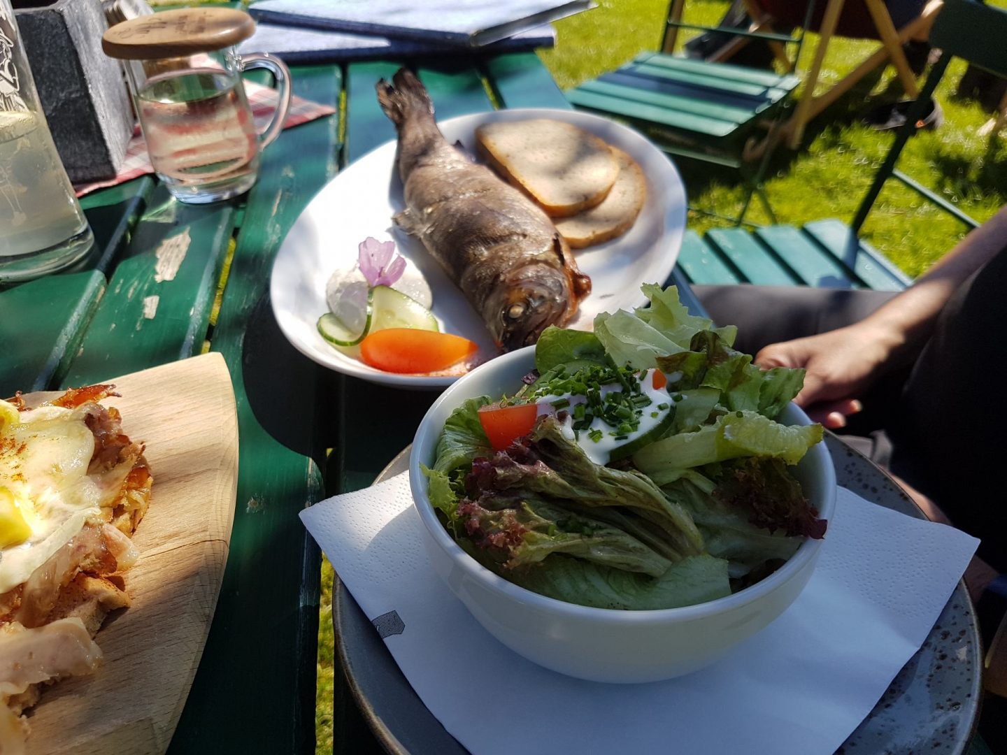 Erfahrung Bewertung Kritik Jausenstation Grünegg frisch geräucherte Forelle mit Salat Foodblog Sternestulle