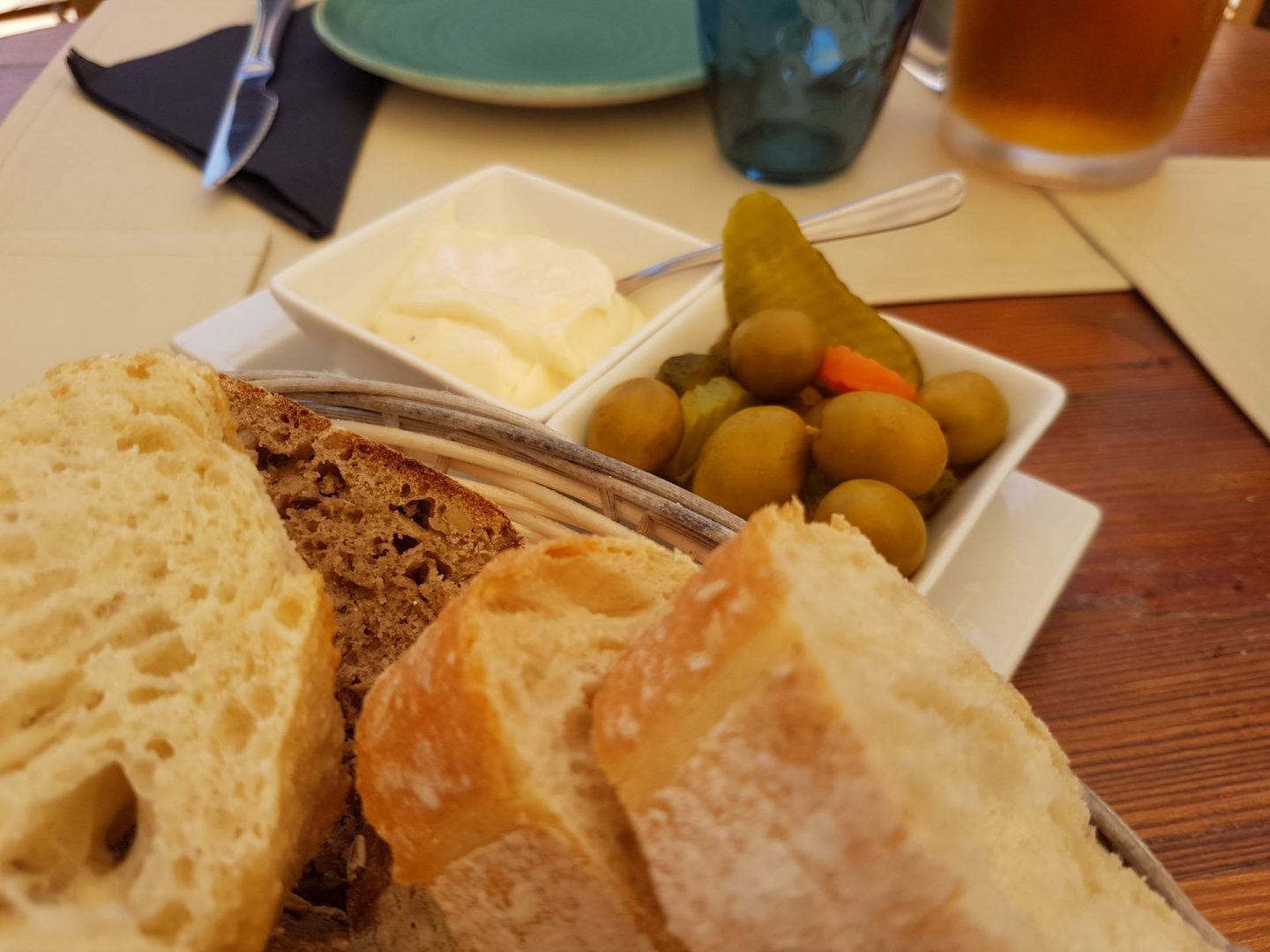 Erfahrung Bewertung Kritik El Bucanero Ibiza Stadt Aioli und Oliven Foodblog Sternestulle
