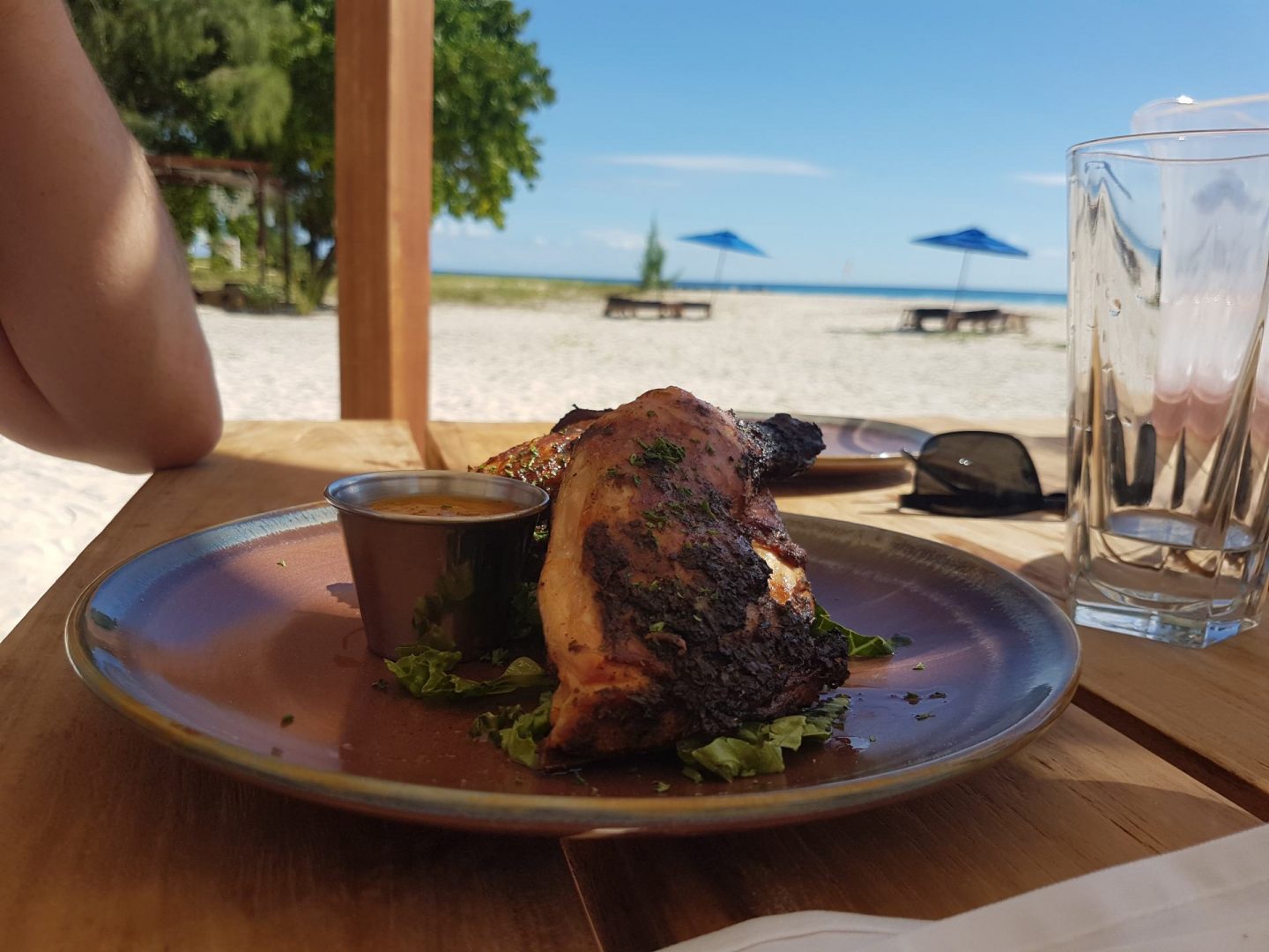 Erfahrung Bewertung Kritik La Cabane Barbados Hotel Hilton Jerk Chicken Foodblog Sternestulle