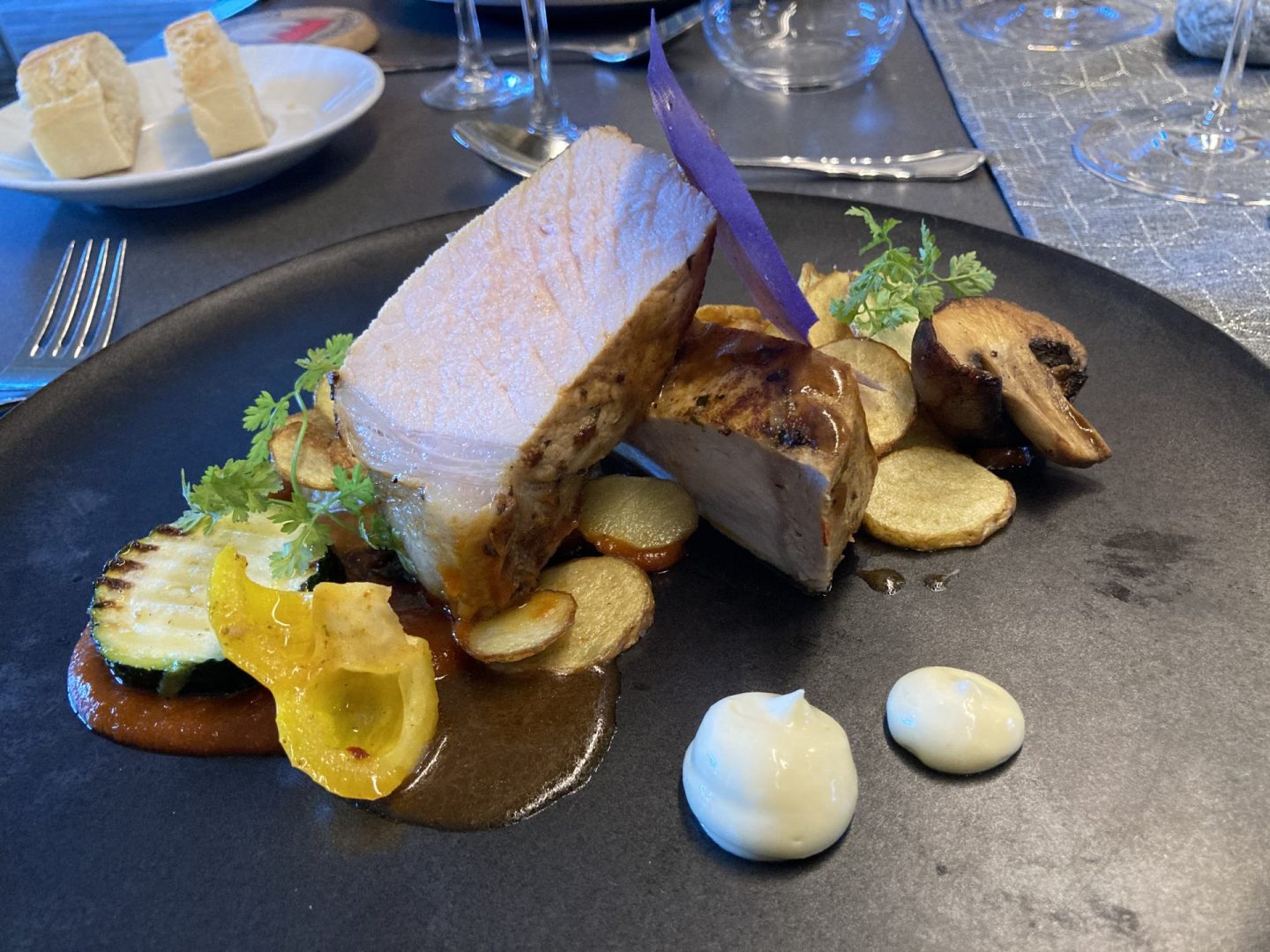 Erfahrung Bewertung Kritik Post Hotel See in Paznaun Steak vom Dry Aged Schwein Chorizo-Creme Aioli Foodblog Sternestulle
