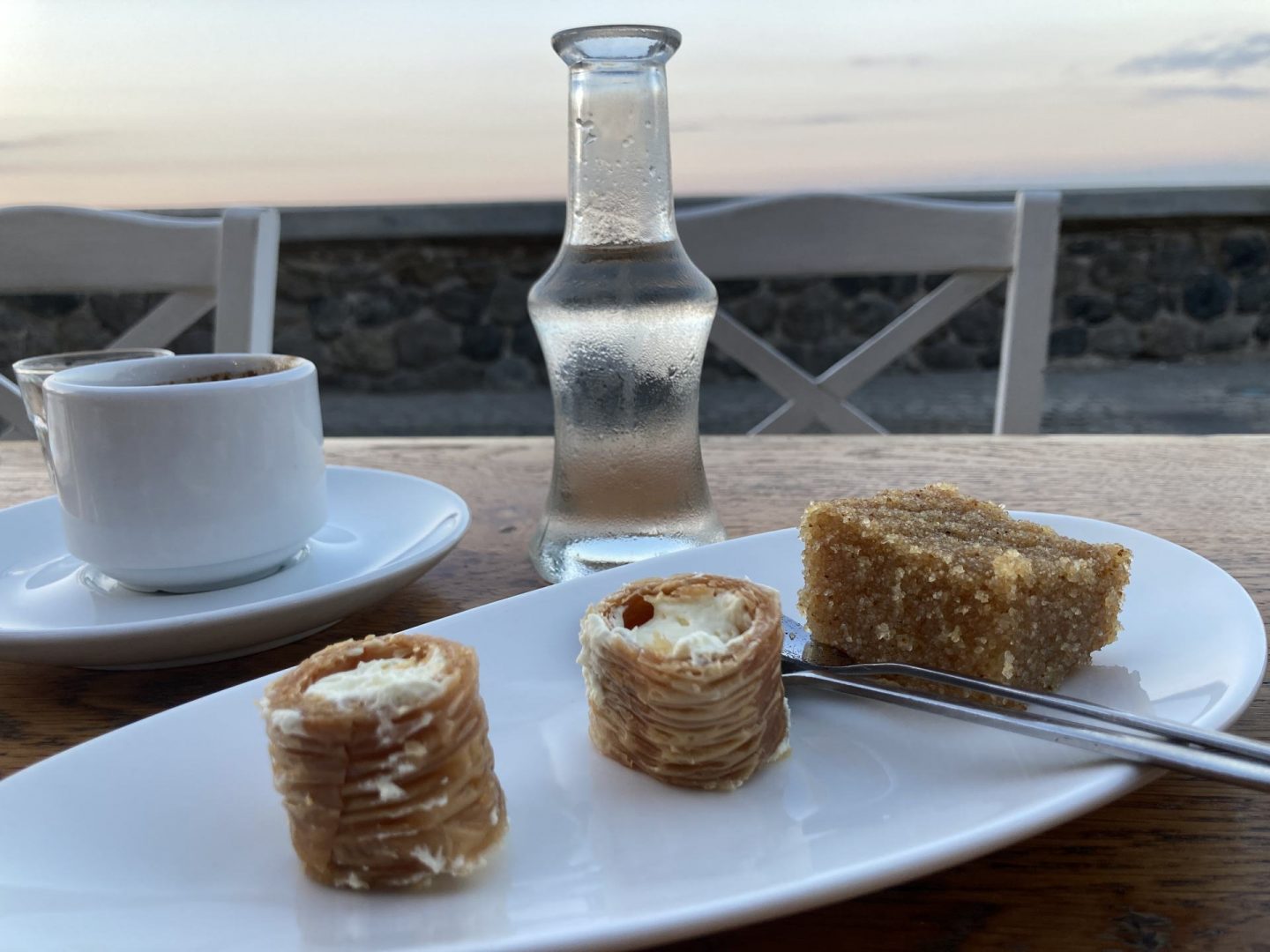 Erfahrung Bewertung Kritik Restaurant Kastella Heraklion Kreta Dessert Sesamkuchen Foodblog Sternestulle