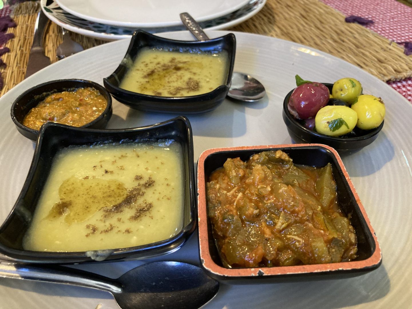 Erfahrung Bewertung Kritik Restaurant Rif Kebdani Tanger Vorspeisen Foodblog Sternestulle