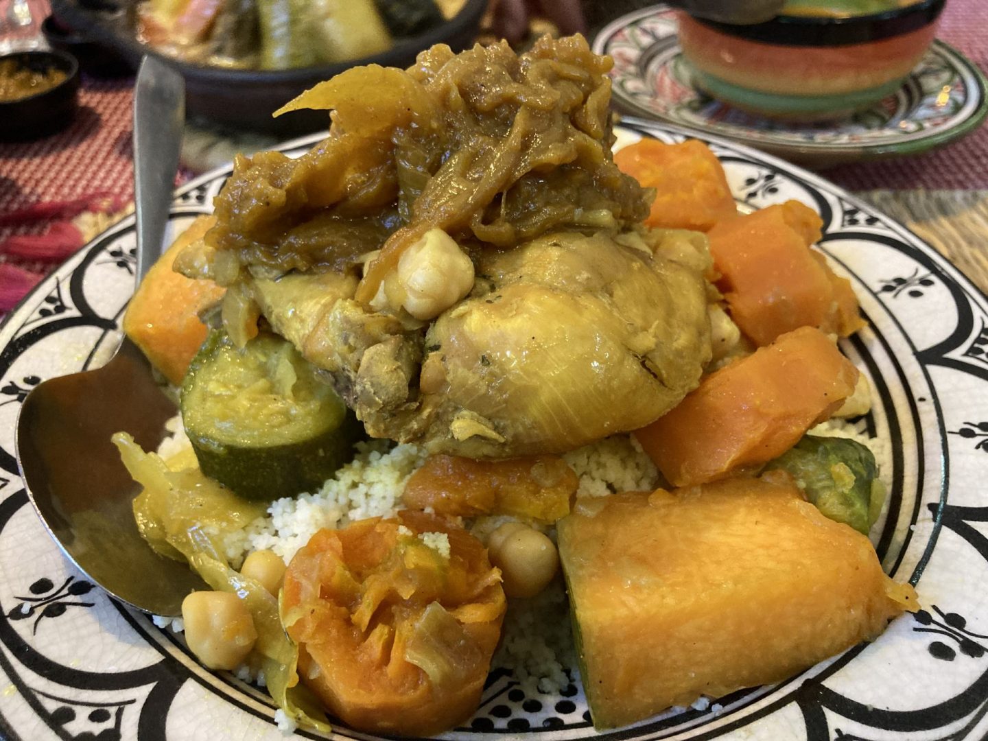 Erfahrung Bewertung Kritik Restaurant Rif Kebdani Tanger Couscous mit Huhn Foodblog Sternestulle
