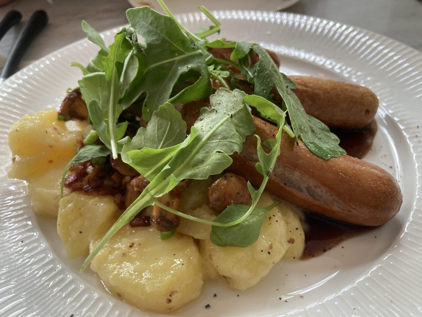 Erfahrung Bewertung Kritik Allez Bochum Kalbsbratwurst Pfifferlinge Kartoffelsalat Foodblog Sternestulle