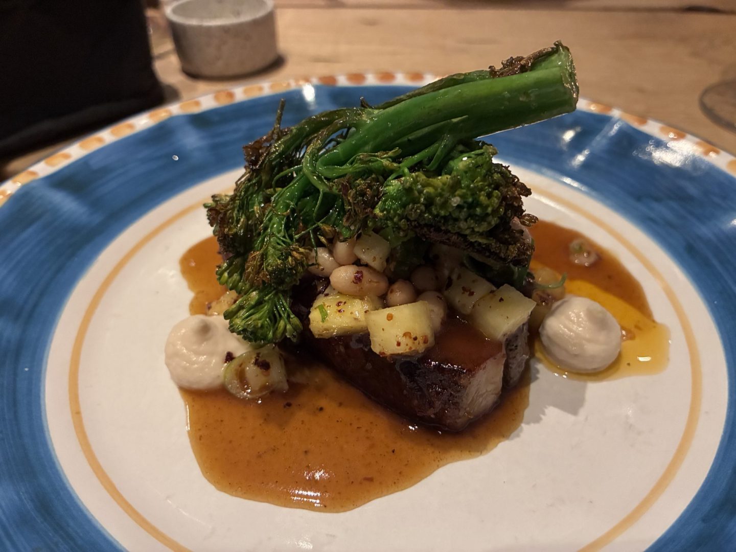 Erfahrung Bewertung Kritik Pastabar Caruso Köln Schweinebauch Ananas Cannellibohnen Chili Foodblog Sternestulle