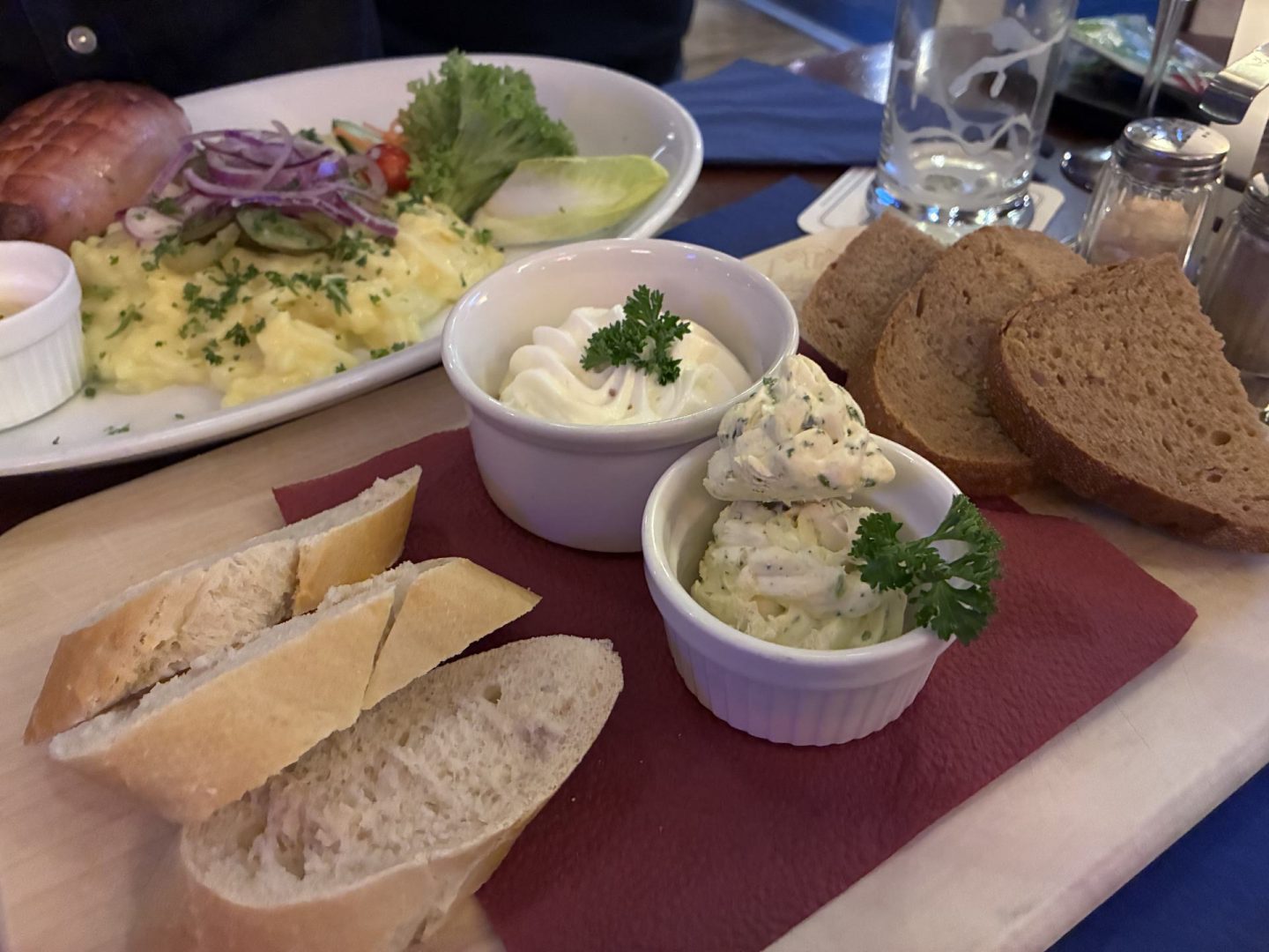 Erfahrung Bewertung Kritik Bayerischer Bahnhof Leipzig Schmalz Brot Rotkohl Foodblog Sternestulle