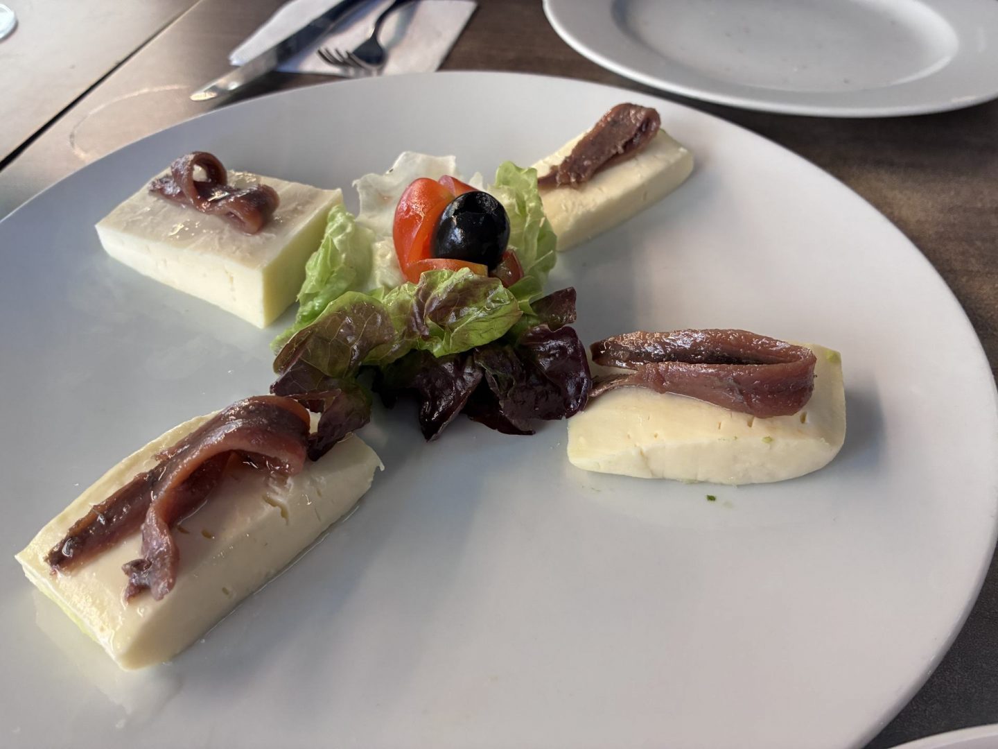 Erfahrung Bewertung Kritik A Taberna O Alprende de Cunqueiro A Coruna Käse mit Sardellen Foodblog Sternestulle