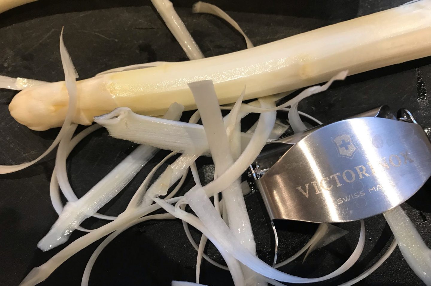 Sparschälender Sparschäler und feinreibende Feinreibe